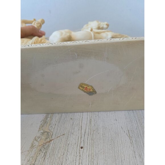 Vintage a santini alabaster roman warrior Chariot carriage Roman statue figurine - Picture 10 of 11